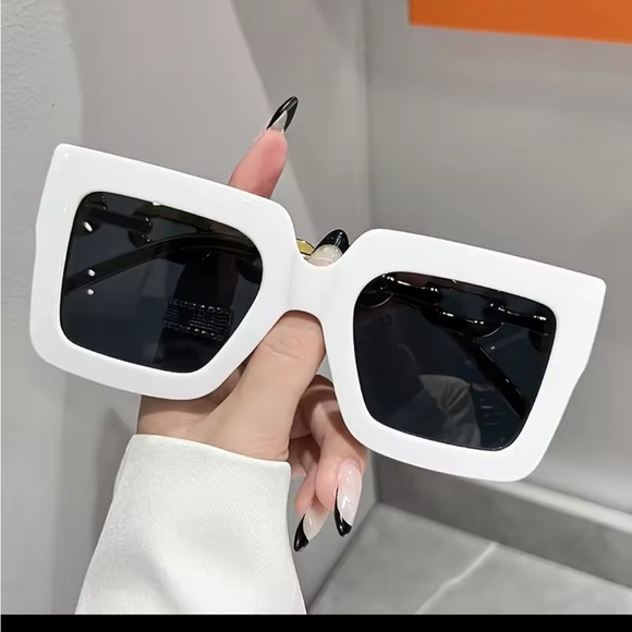 Oversized White and Black Square Sunglasses - Picture 1 of 1